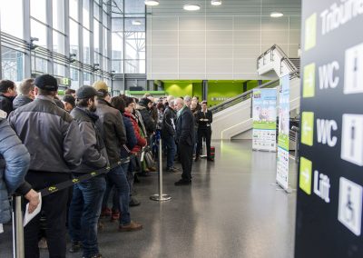 Großer Andrang am Einlass der Messe