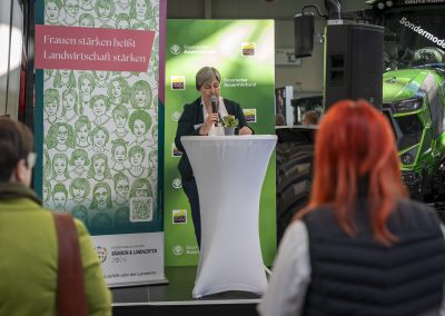 Eröffnung der RegioAgrar Bayern, Frau Christiane Ade (Bezirksbäuerin im Bezirksverband Schwaben) hält eine Rede